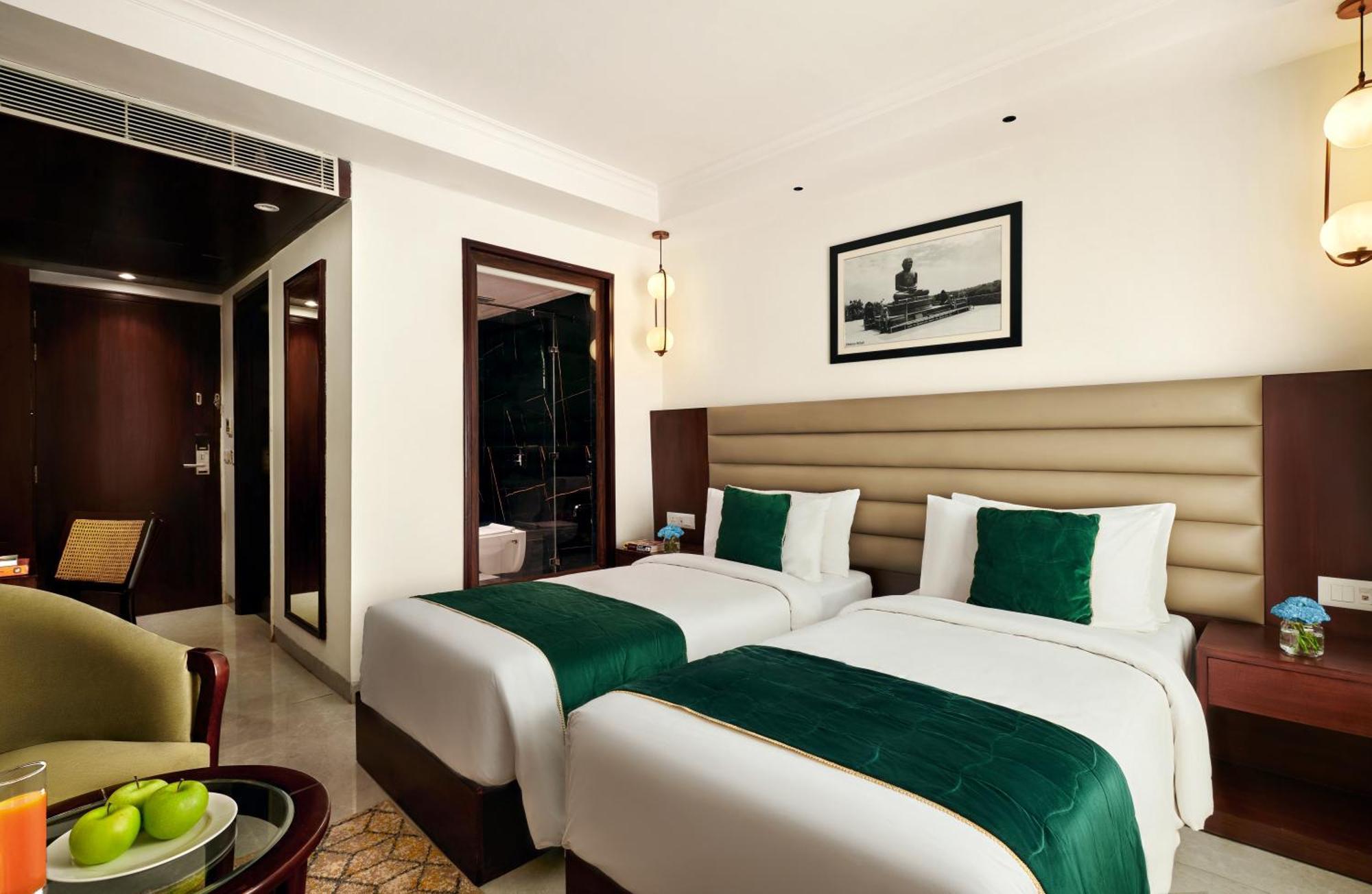 Deventure Sarovar Portico Patel Nagar Yeni Delhi Dış mekan fotoğraf