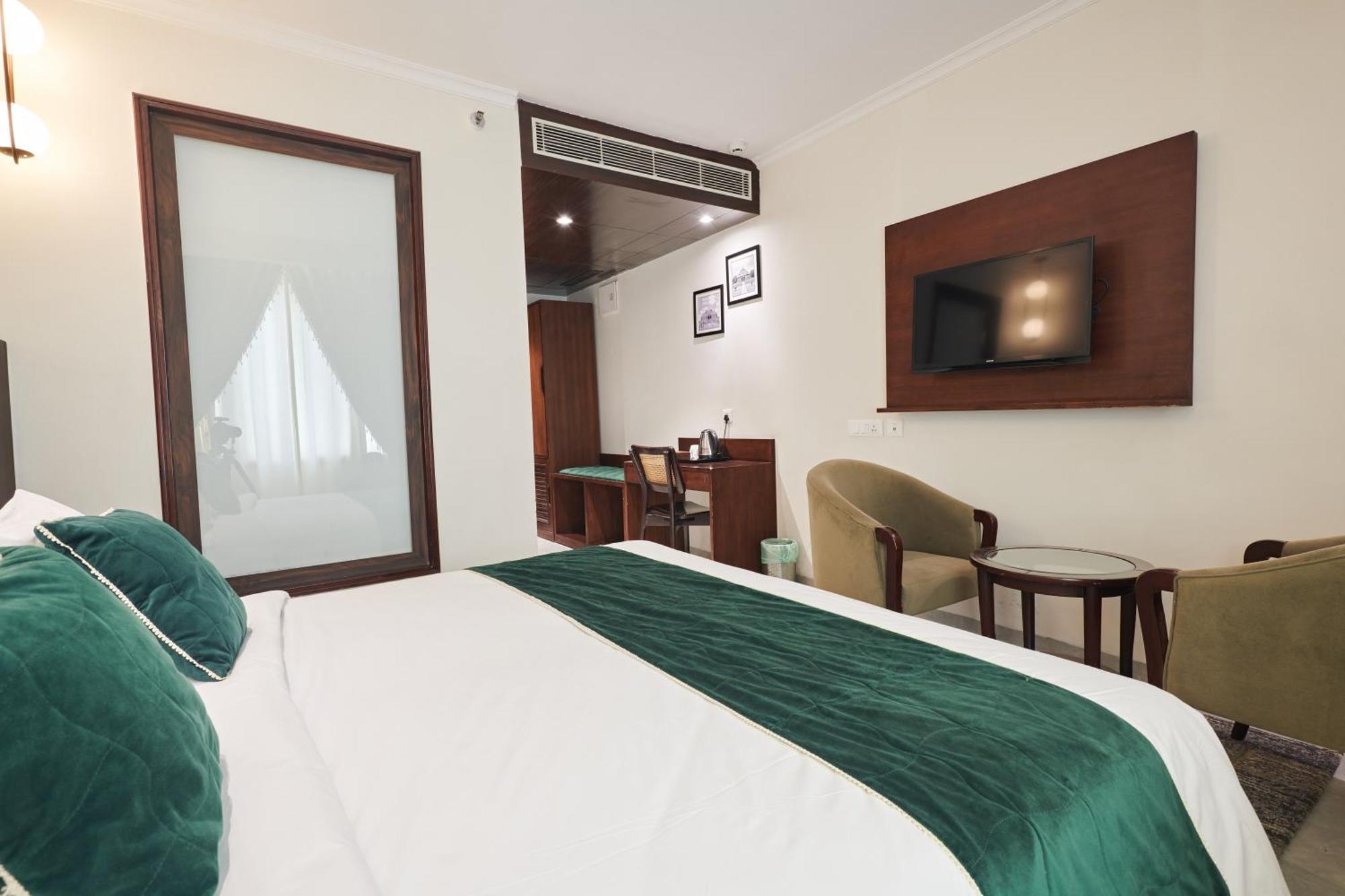Deventure Sarovar Portico Patel Nagar Yeni Delhi Dış mekan fotoğraf