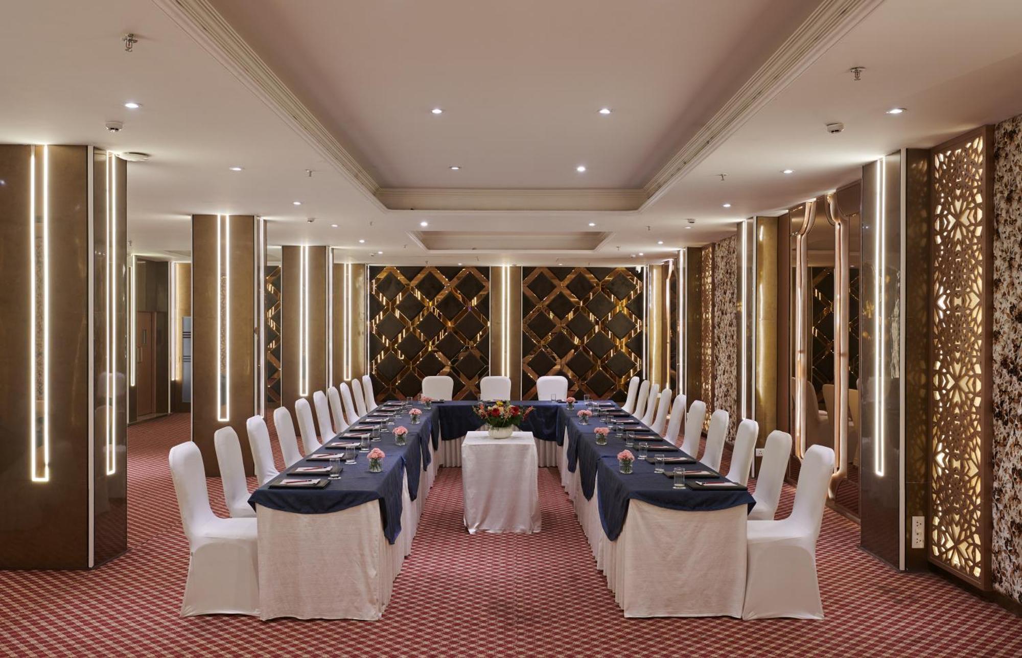 Deventure Sarovar Portico Patel Nagar Yeni Delhi Dış mekan fotoğraf
