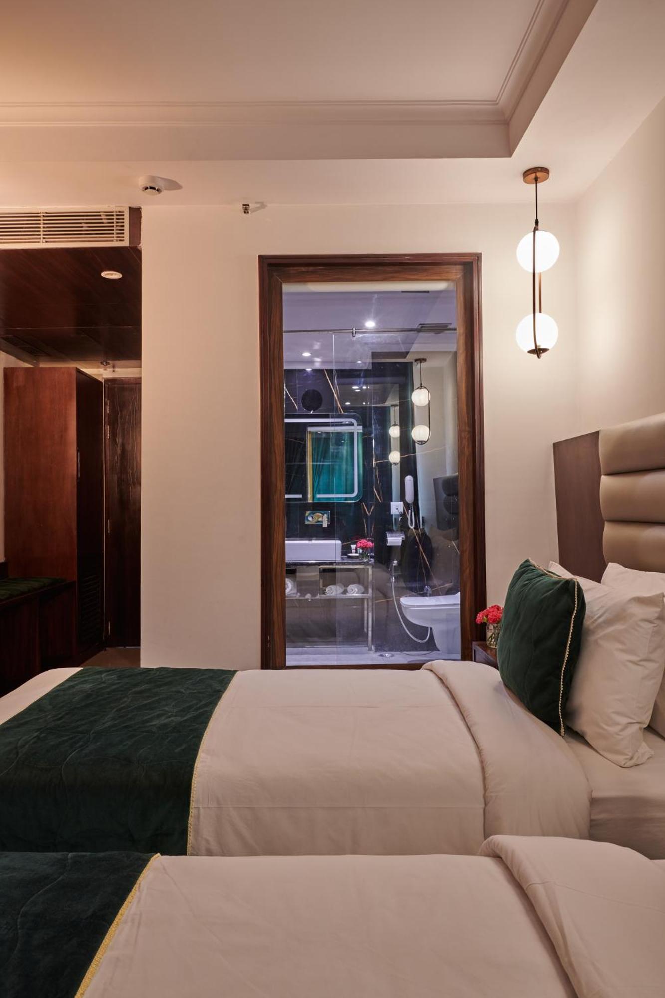 Deventure Sarovar Portico Patel Nagar Yeni Delhi Dış mekan fotoğraf