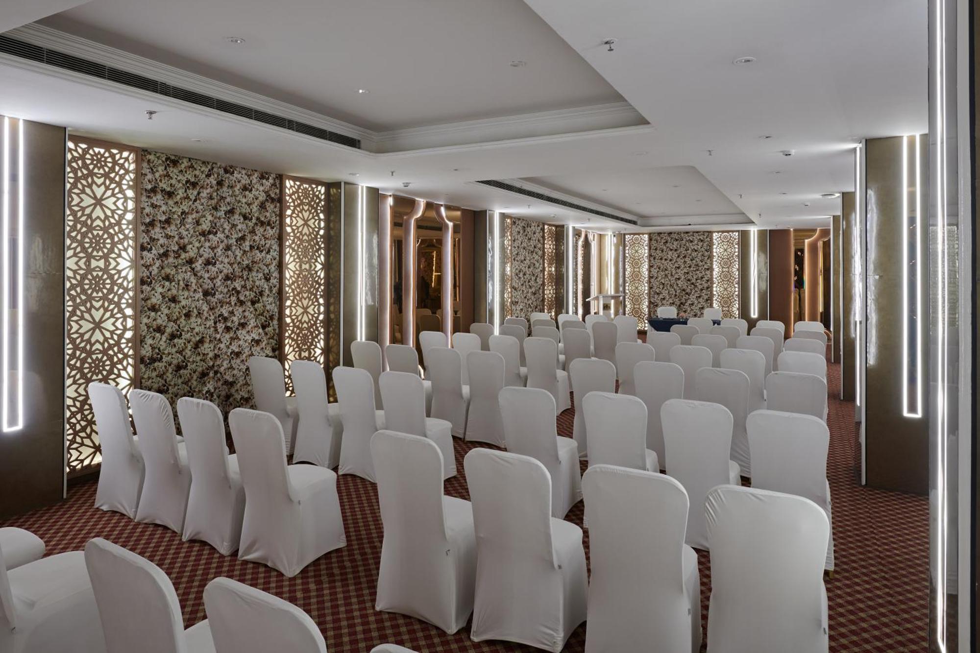 Deventure Sarovar Portico Patel Nagar Yeni Delhi Dış mekan fotoğraf