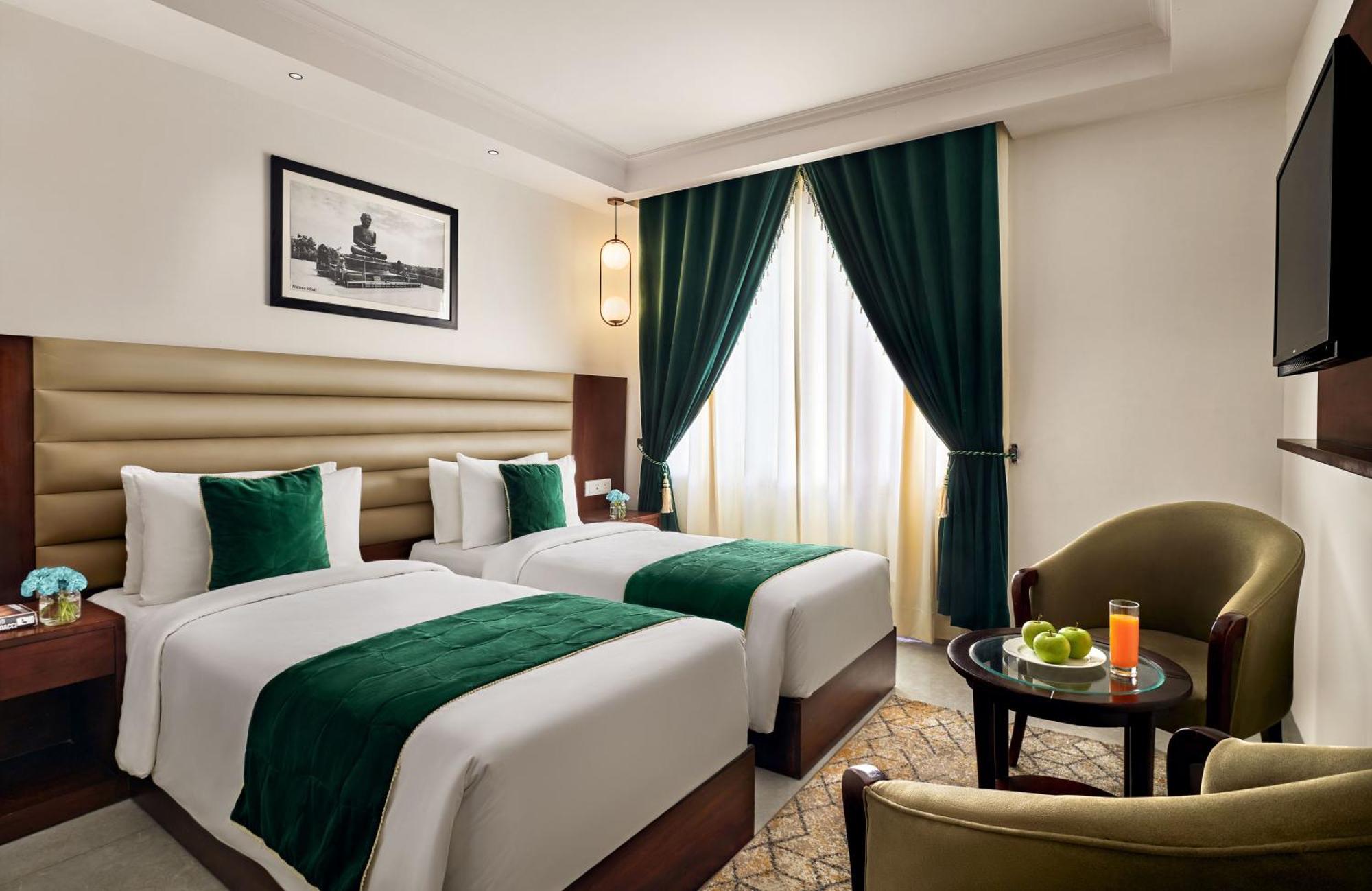 Deventure Sarovar Portico Patel Nagar Yeni Delhi Dış mekan fotoğraf